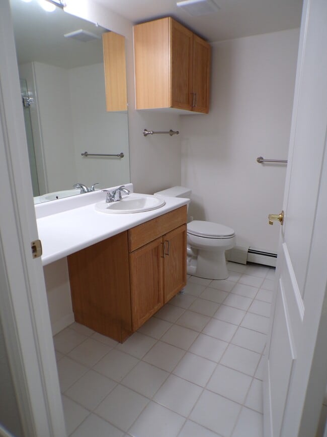 Building Photo - 1902 Crazy Horse Cir