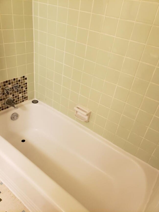 Building Photo - 922 24th St NW