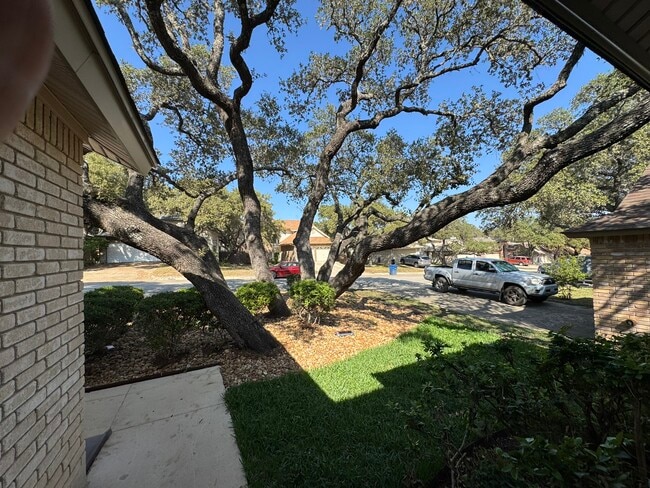 Building Photo - 9538 Cloverdale