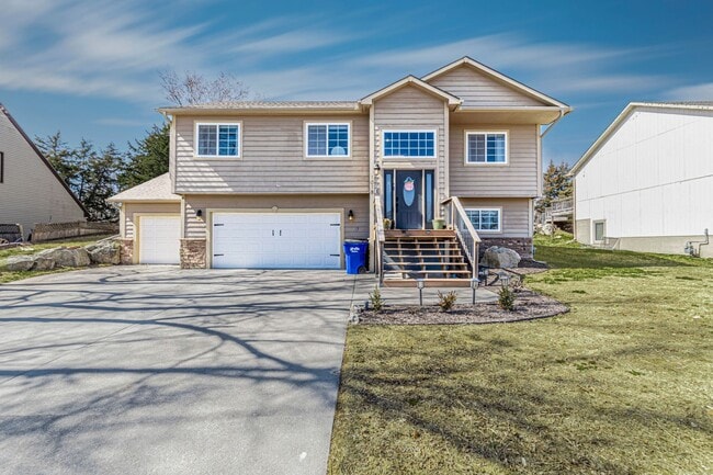 Primary Photo - Spacious Single Family Home