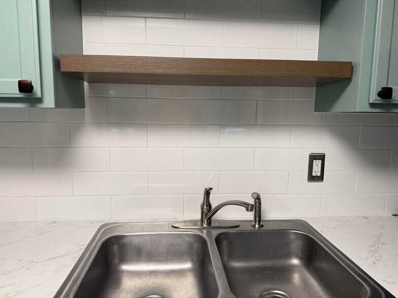 Kitchen - 7600 Portadown Ct