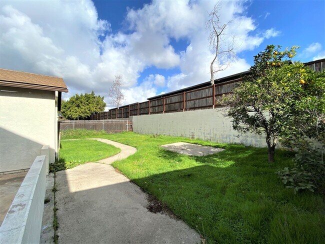 Building Photo - Spacious 4BR/2BA Mira Mesa Home For Rent!
