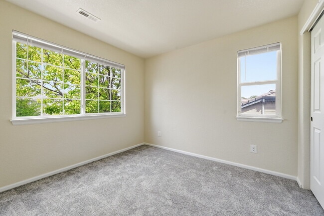 Building Photo - $2,740.95 - 3 Bed, 2 Bath Home in Thornton with Central AC and In Unit Laundry!