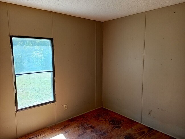 Building Photo - 231 Melody Ln