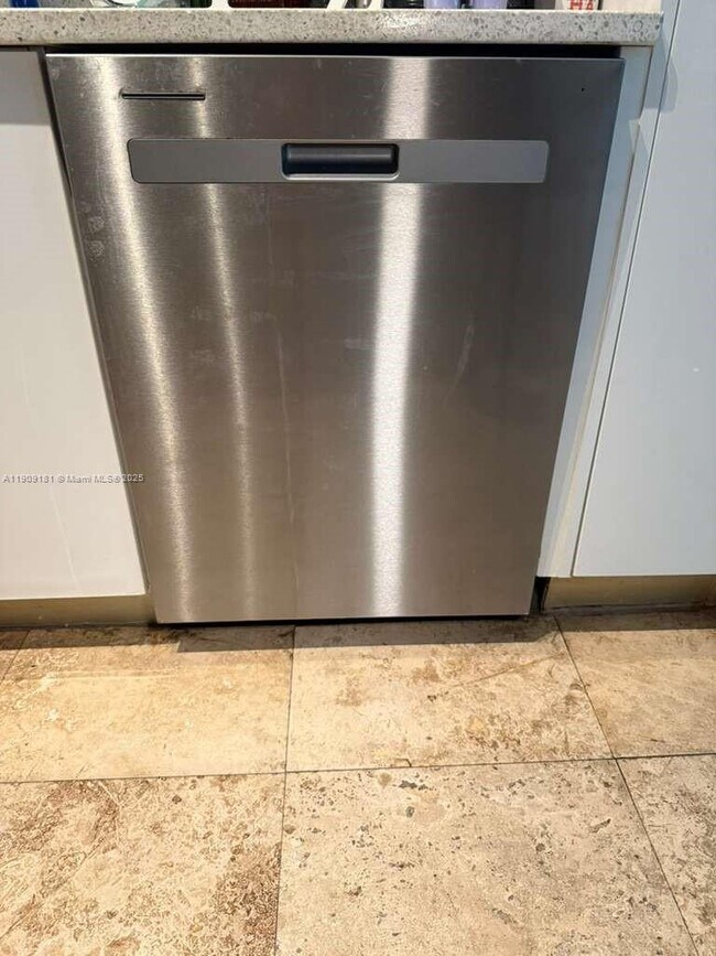 Building Photo - 133 NE 2nd Ave