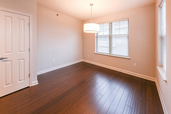 Building Photo - 4120 S Lake Dr