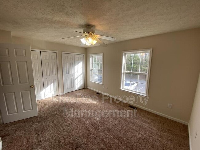 Building Photo - 9605 Coventry Creek Dr