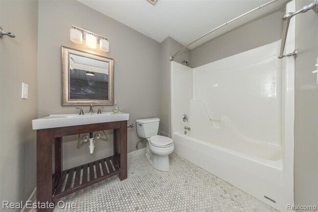 Building Photo - 1285 16th St