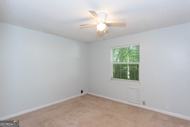 Building Photo - 46 Dunwoody Springs Dr