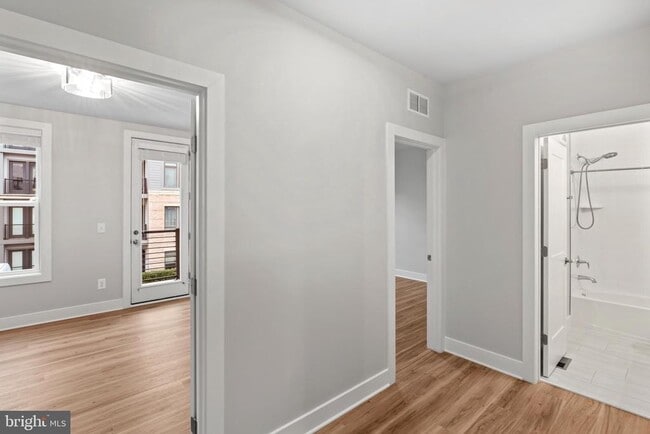 Building Photo - 1704 Bandit Loop