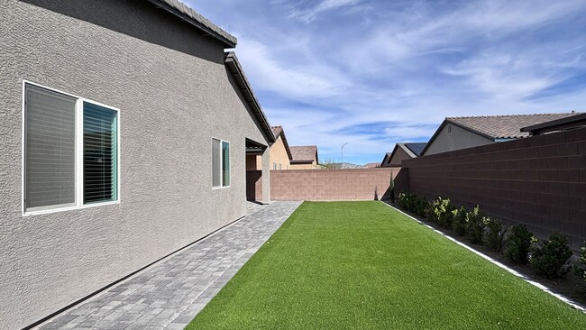 Building Photo - Single Story 3 Bedroom 3 bath home in Tule Springs! NEWLY BUILT! GATED COMMUNITY