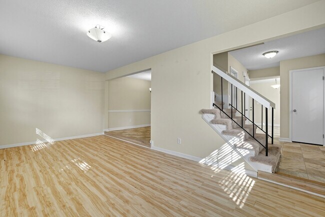 Building Photo - 712 Biltmore Dr