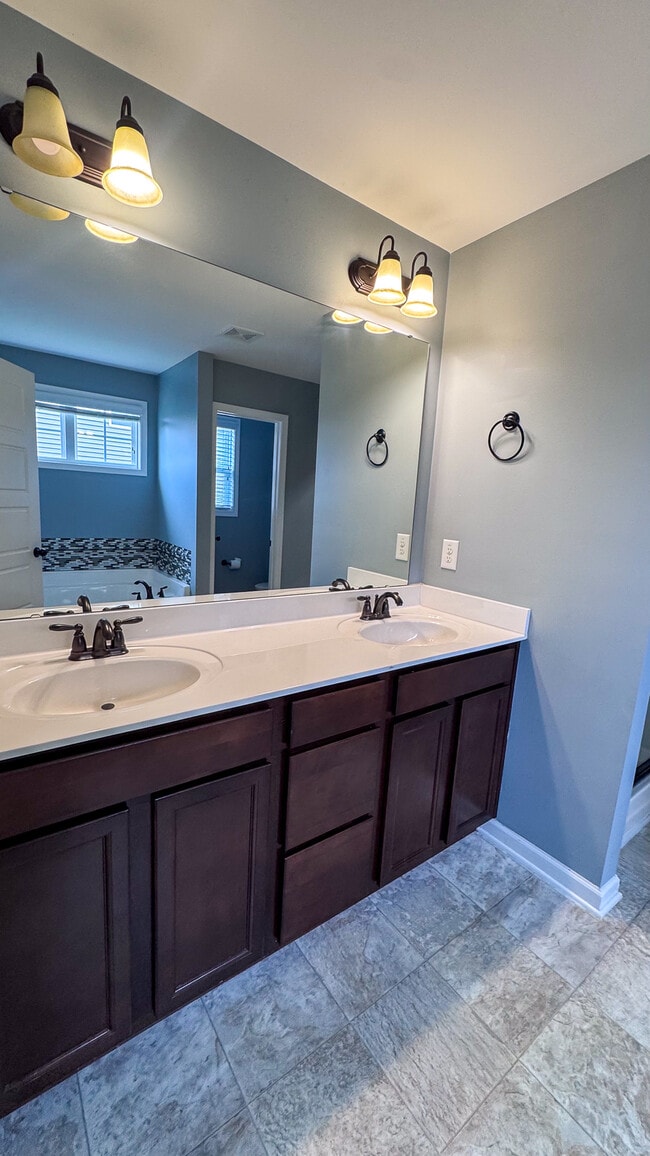 Building Photo - 429 Bald Cypress Ln