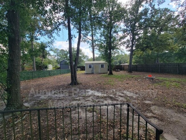 Building Photo - 2312 Perot Dr