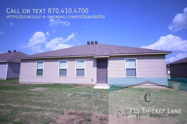 Building Photo - 715 Thicket Ln