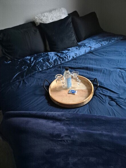 Building Photo - 6913 Boulder View St