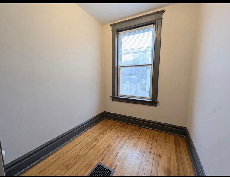 Building Photo - 3649 Nebraska Ave