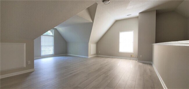 Building Photo - 4505 Pinehollow Ct