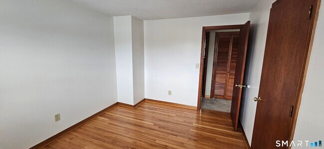 Building Photo - 14 Cadwell Ct