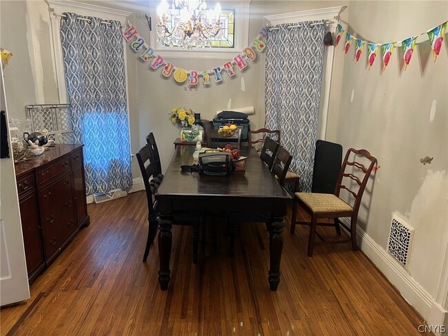 Building Photo - 110 Clinton Pl