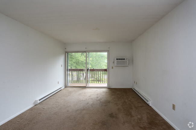 Living Room - Ridgeview Heights Apartments