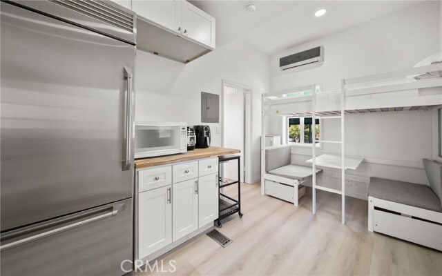 Building Photo - 7930 Vulcan Dr