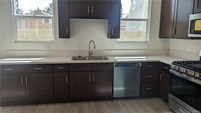 Building Photo - 15126 Logos Ct