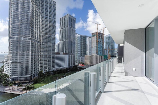 Building Photo - 300 Biscayne Blvd Way