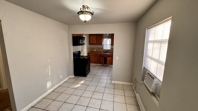 Building Photo - 2620 NE 19th St