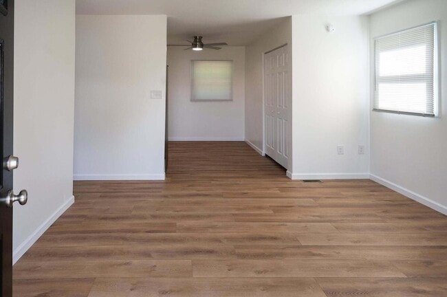 Building Photo - 208 Burley Way