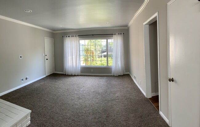 Living Room - 401 S Rodeo Dr