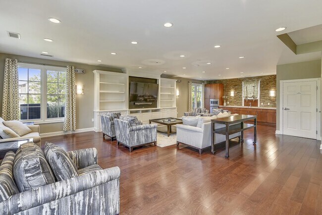 Building Photo - 42243 Black Rock Ter