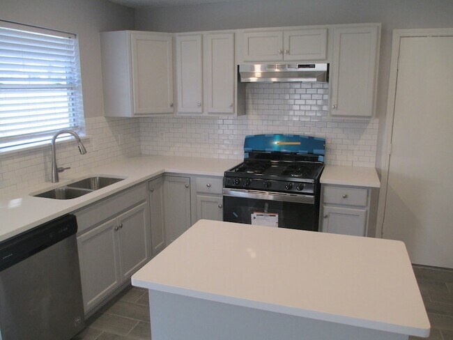 Building Photo - 16714 Cheshire Pl Dr