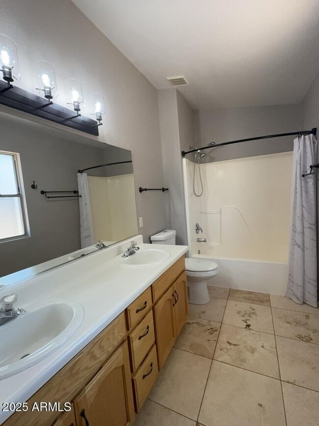 Building Photo - 3954 Cll Roca