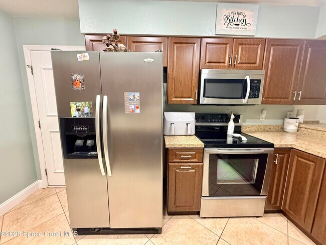 Building Photo - 1046 W Samms Ave