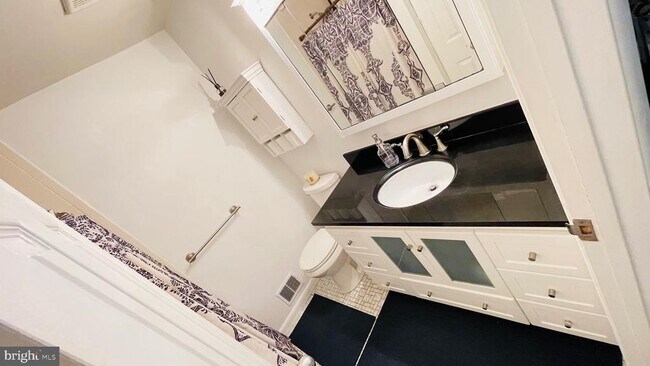 Building Photo - 16 Mateus Way