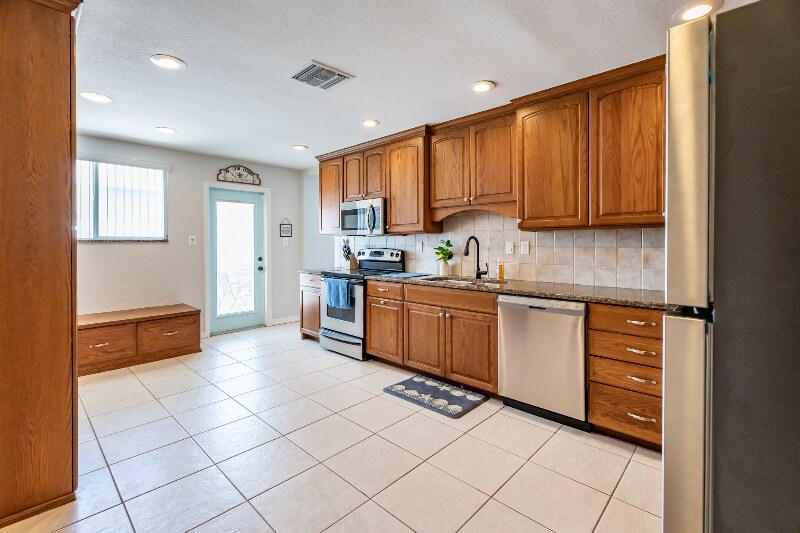 Building Photo - 1556 Churchill Ct