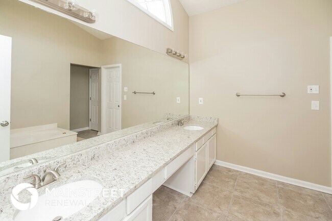 Building Photo - 8418 Waverly Dr