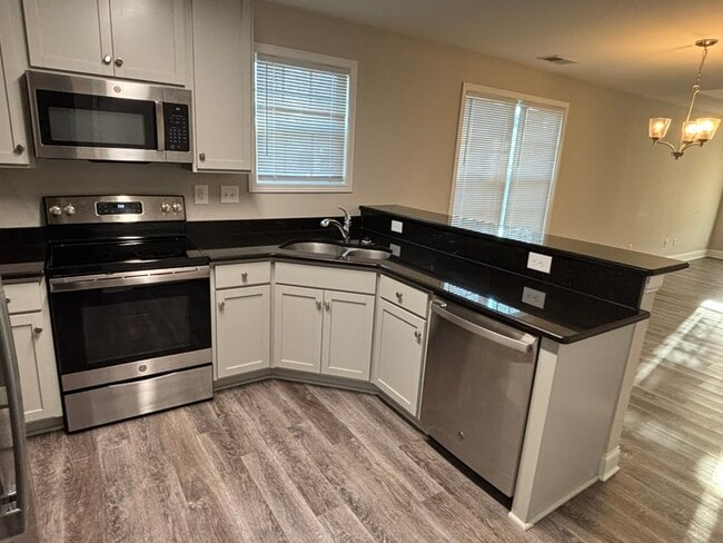 Building Photo - 936 W Liberty St