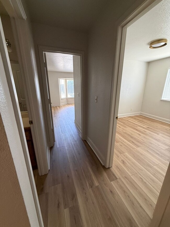 Building Photo - Prime Location 3 Bed 2 Bath Updated Home!