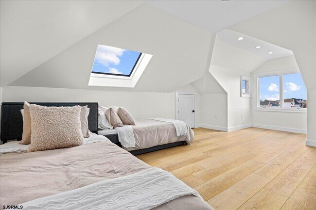 Building Photo - 31 Seaside Ct