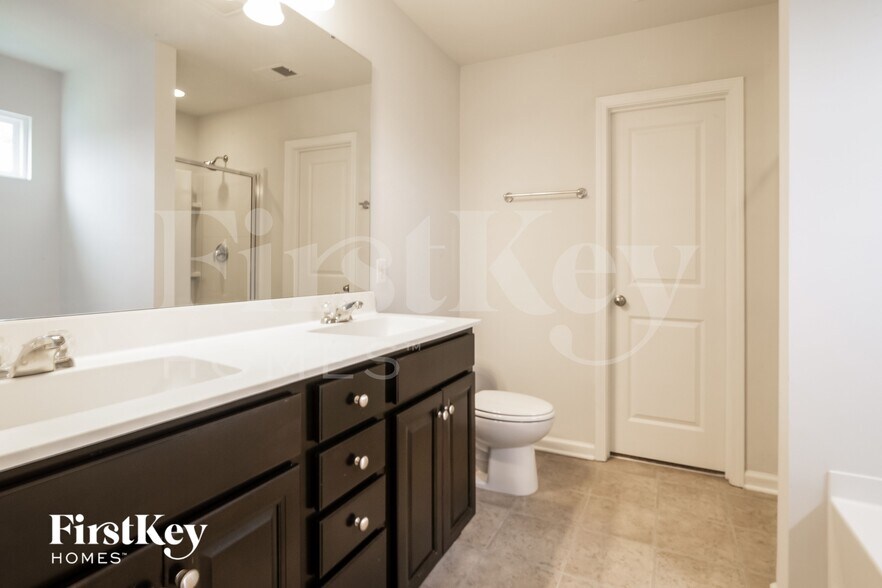 Building Photo - 328 Cantley Ct
