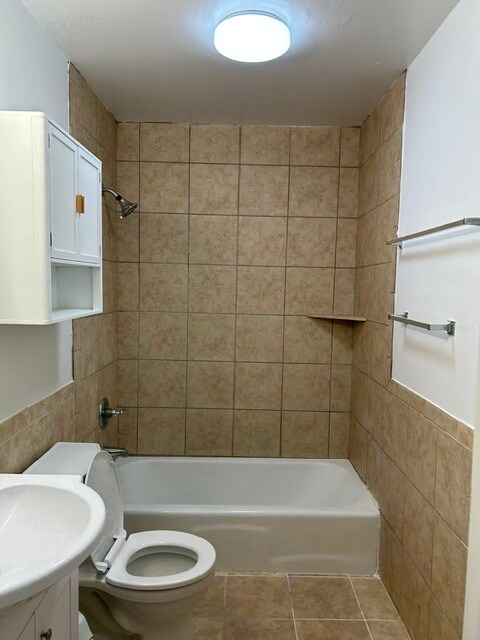 Building Photo - 709 S 11th St