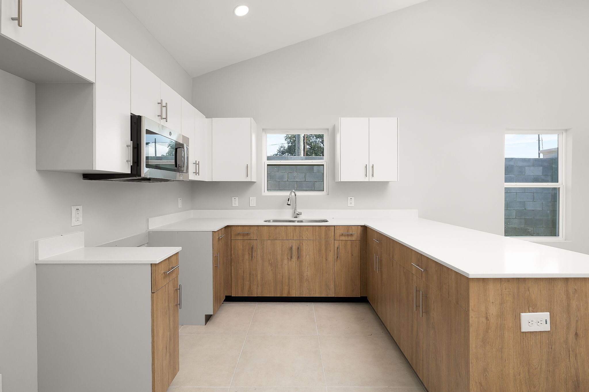 Building Photo - 408 Sparrow Rd