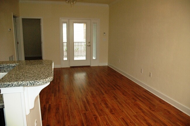 Building Photo - Available Fall 2026! Cottage Style 2 Bed/2...