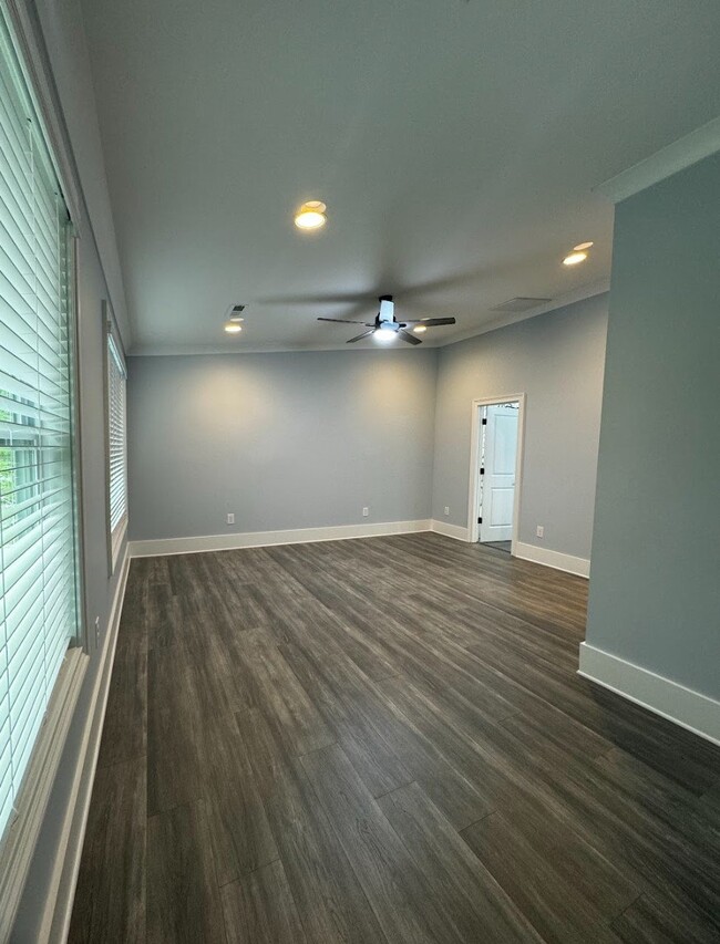 Building Photo - ???? Brand New 3BR/2.5BA Townhome for Rent...