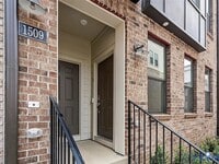 Building Photo - 1509 W Moore St