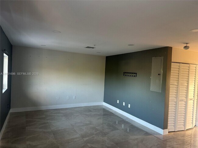 Building Photo - 587 NW 100th St