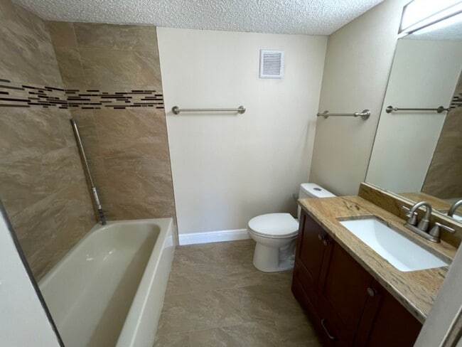 Building Photo - ANNUAL RENTAL - OASIS- 2 BED/2BATH