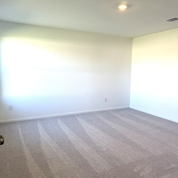 Building Photo - 26934 Dalmatian Bellflower Dr